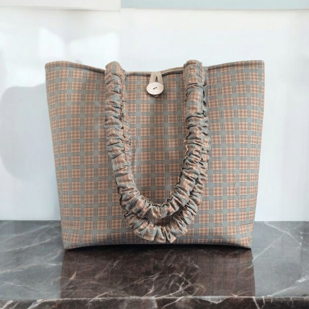 Elegant Checkered Tote Bag